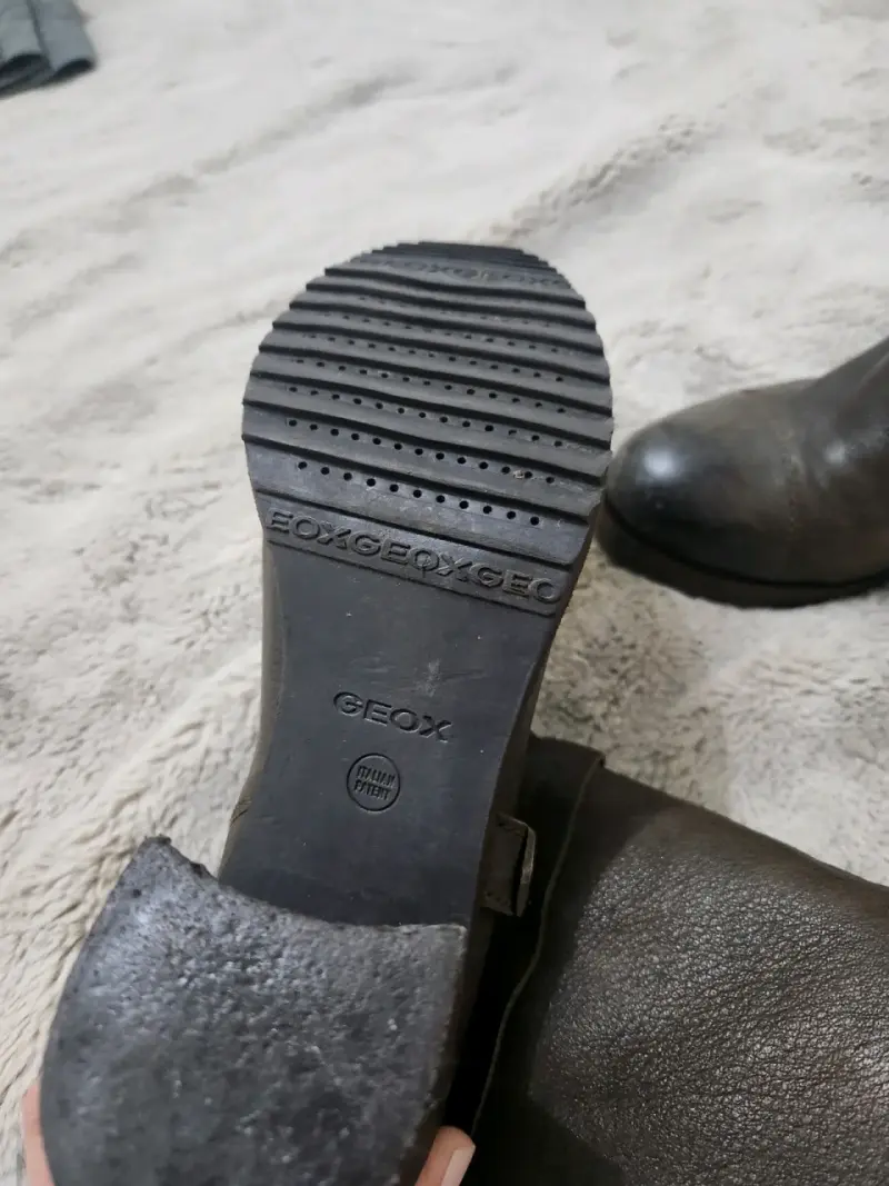 Botas de cuero gris Geox para mujer