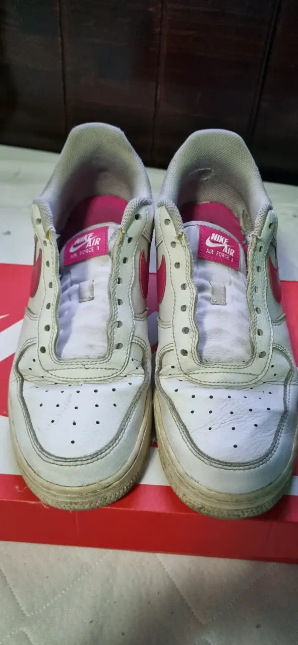 Zapatillas Nike Air Force 1 Blancas y Rosadas - 3