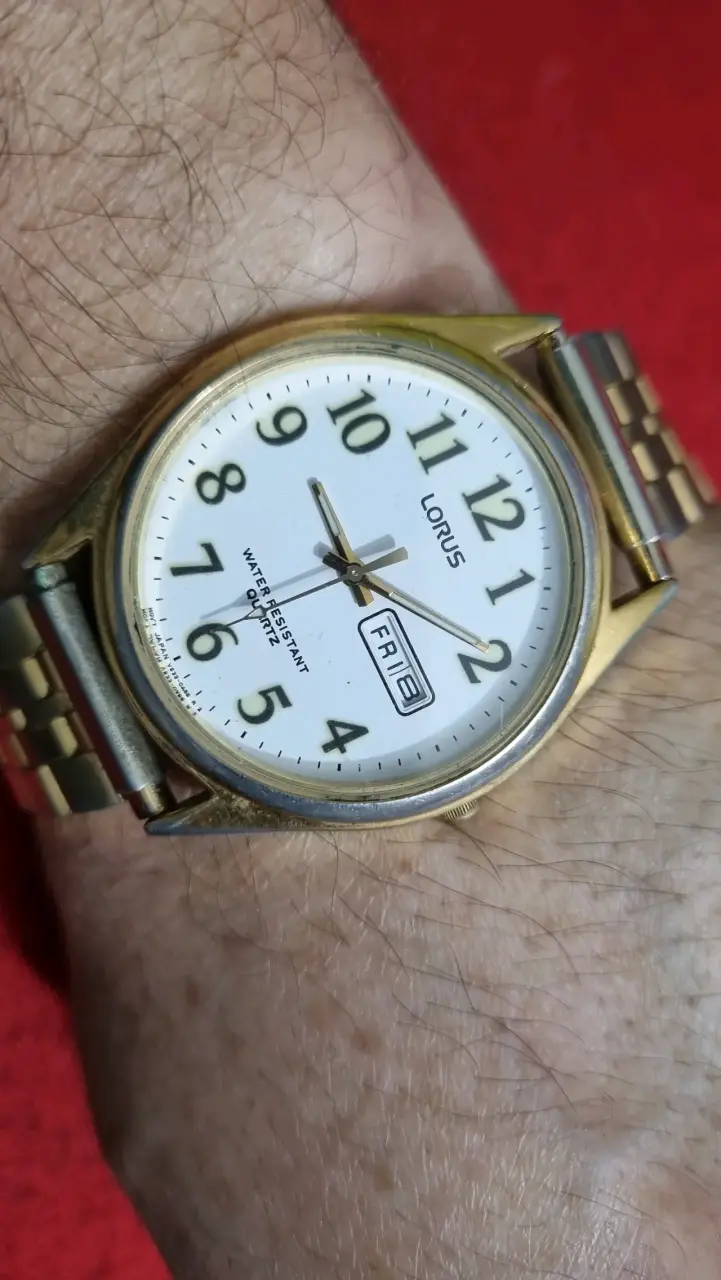 Reloj lorus by seiko quartz funcionando - 4