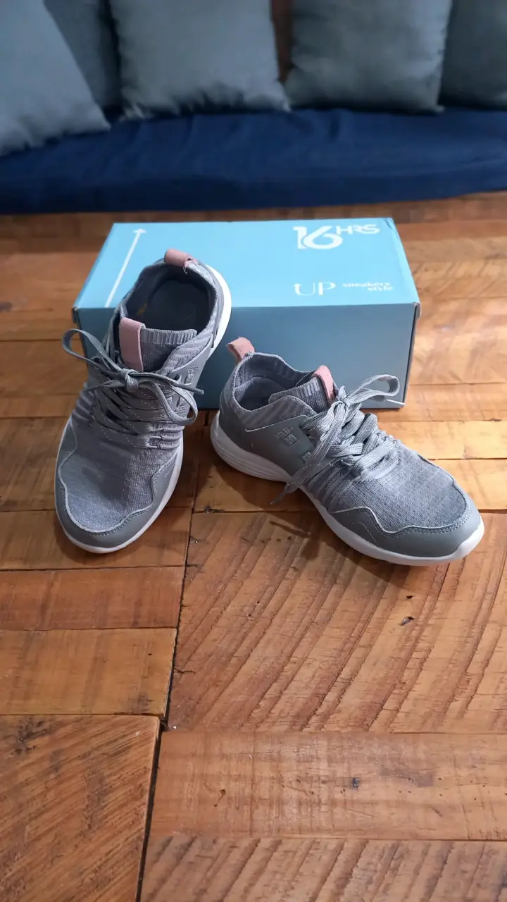 Zapatillas deportivas grises para mujer