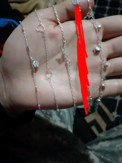 Pulseras de plata con dijes de estrellas y corazones - miniatura 2