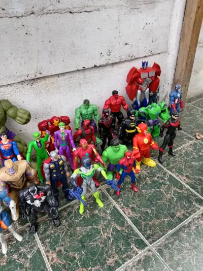 Colección de figuras de acción de superhéroes - miniatura 2