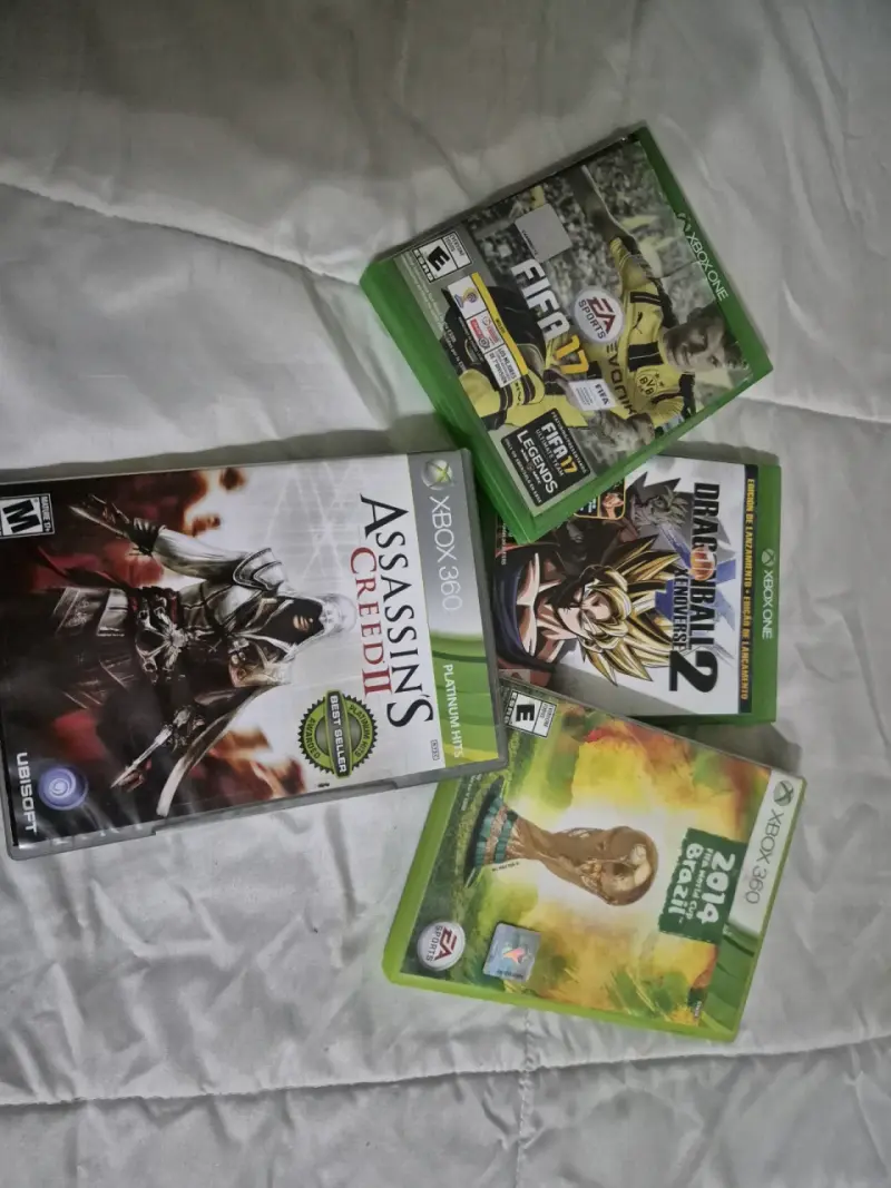Xbox One S 1TB + Control + 4 Juegos - 6