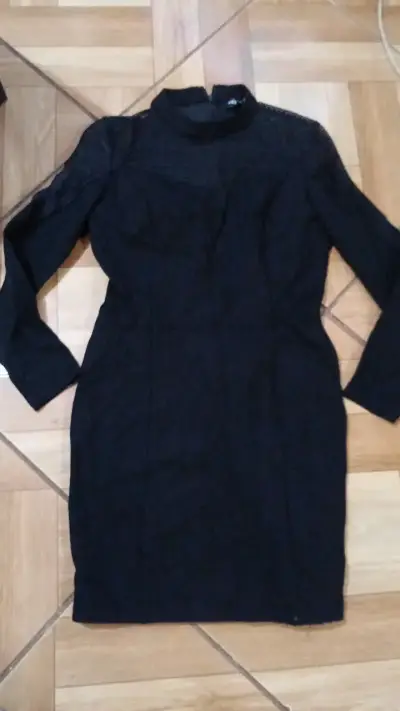 Vestido negro ajustado con mangas largas - miniatura 1