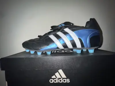 Zapatos de fútbol Adidas negros y azules - miniatura 1