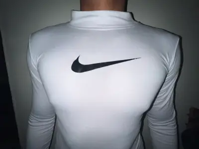 Polera térmica blanca Nike de manga larga - miniatura 3