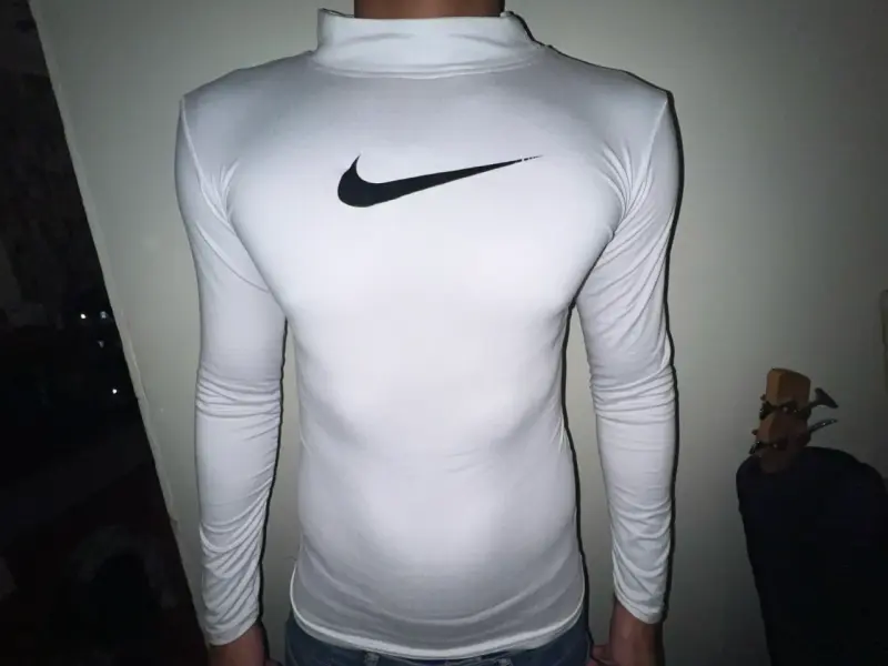 Polera térmica blanca Nike de manga larga - 4