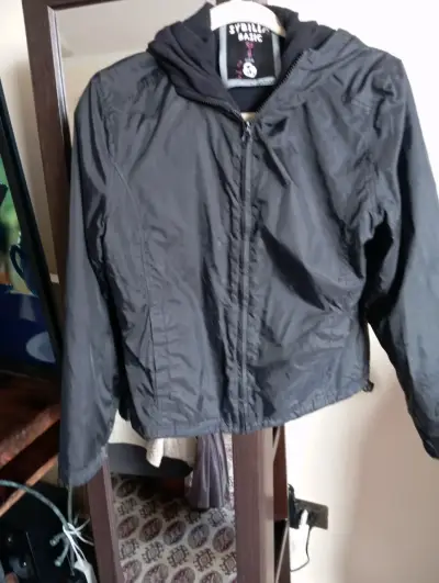 Chaqueta Negra Sybilla Basic con Capucha - miniatura 1