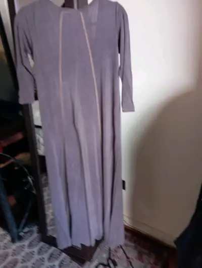 Vestido largo gris morado con mangas tres cuartos - miniatura 2