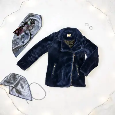 Chaqueta de piel sintética azul marino para mujer - miniatura 1
