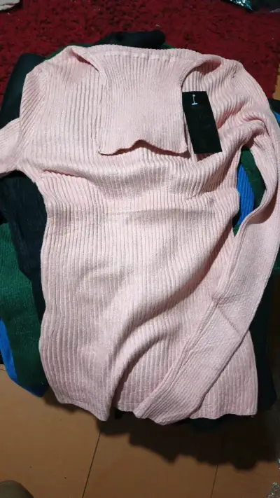 Lote de ropa de mujer variada nueva - miniatura 2