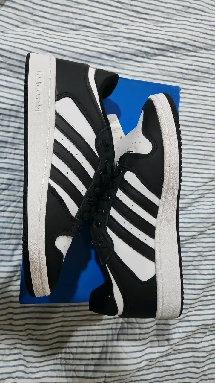 Zapatillas deportivas Adidas negras y blancas - 4
