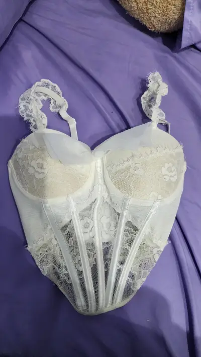 Corset de encaje blanco elegante - miniatura 1