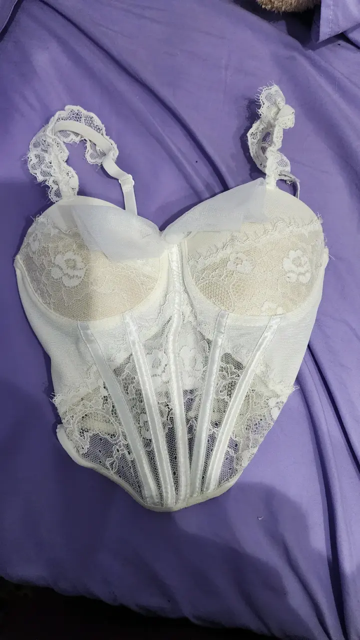 Corset de encaje blanco elegante - 2