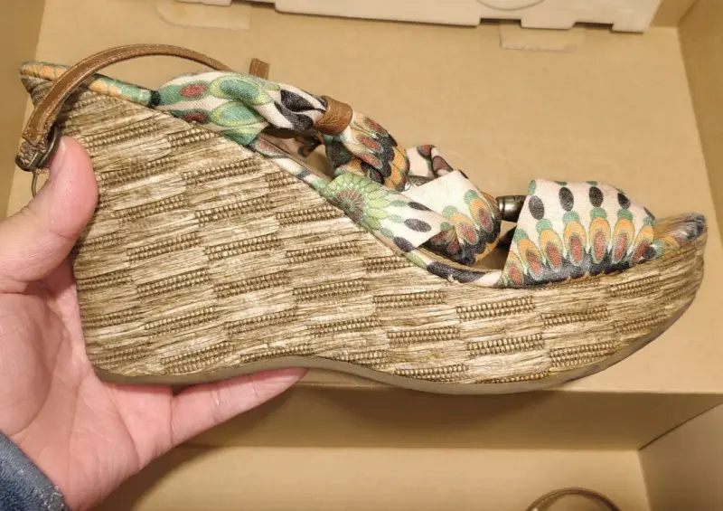 Sandalias de plataforma con diseño floral - 1