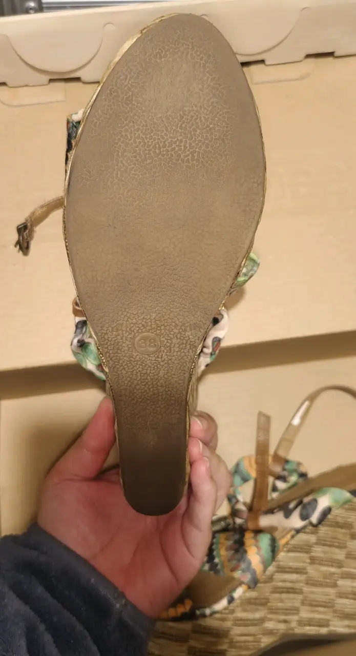 Sandalias de plataforma con diseño floral - 2
