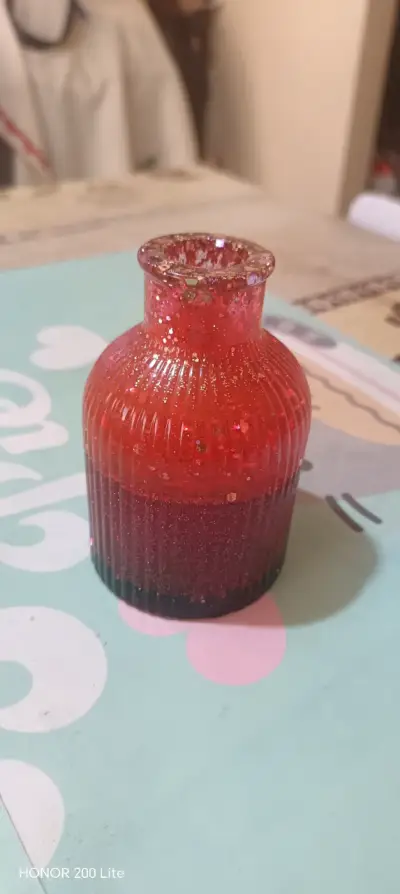 Pirámide decorativa de resina con conchas - miniatura 2