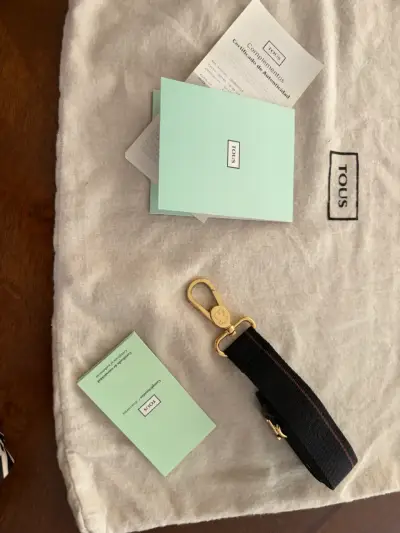 Bolso de mano Tous negro con detalles dorados - miniatura 3