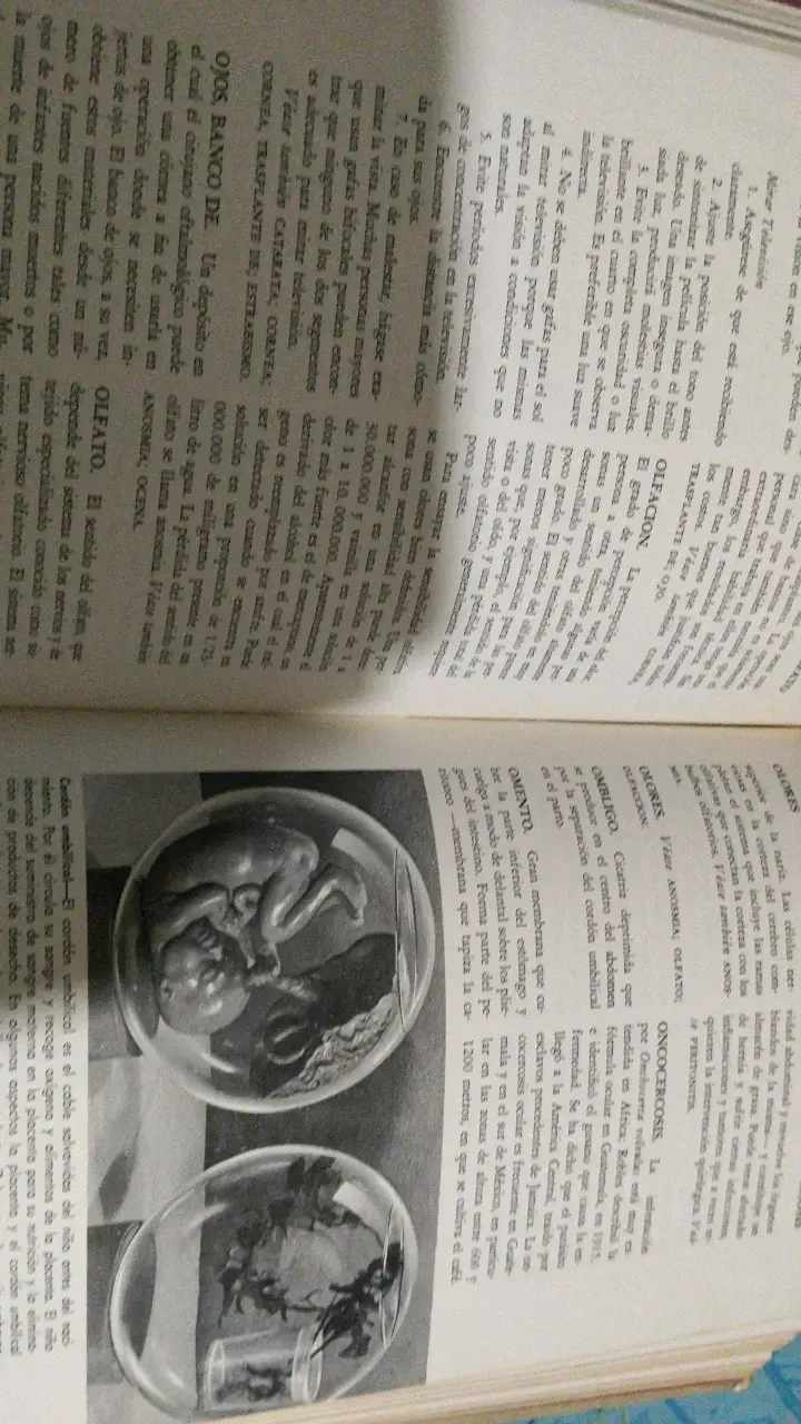 Enciclopedia Familiar de la Medicina y la Salud Volúmenes 1 y 2 - 4