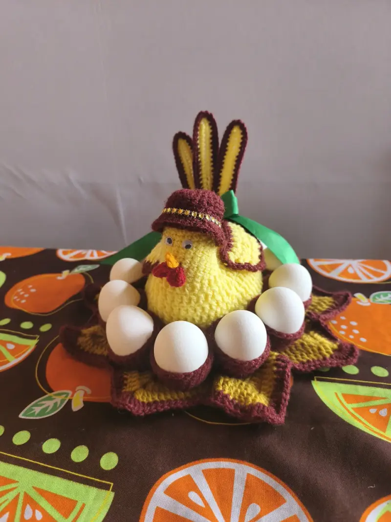 Decoración de mesa gallina tejida a crochet