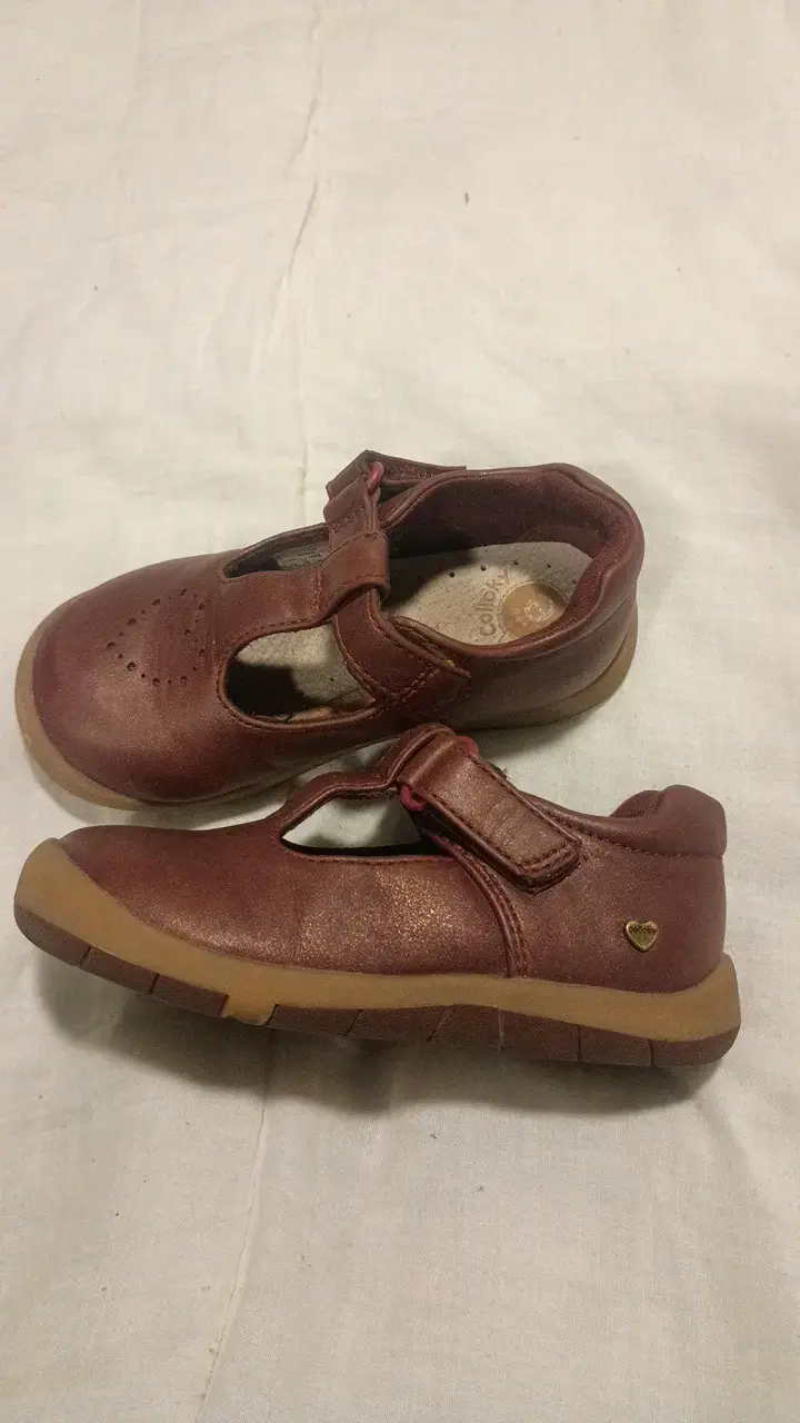 Zapatos de cuero para niña color marrón - 2