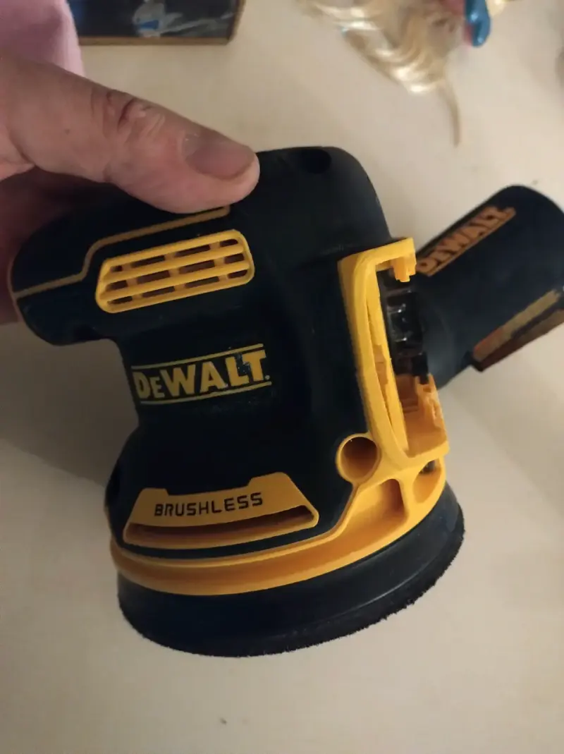Lijadora Orbital Inalámbrica DeWalt XR Brushless - 2