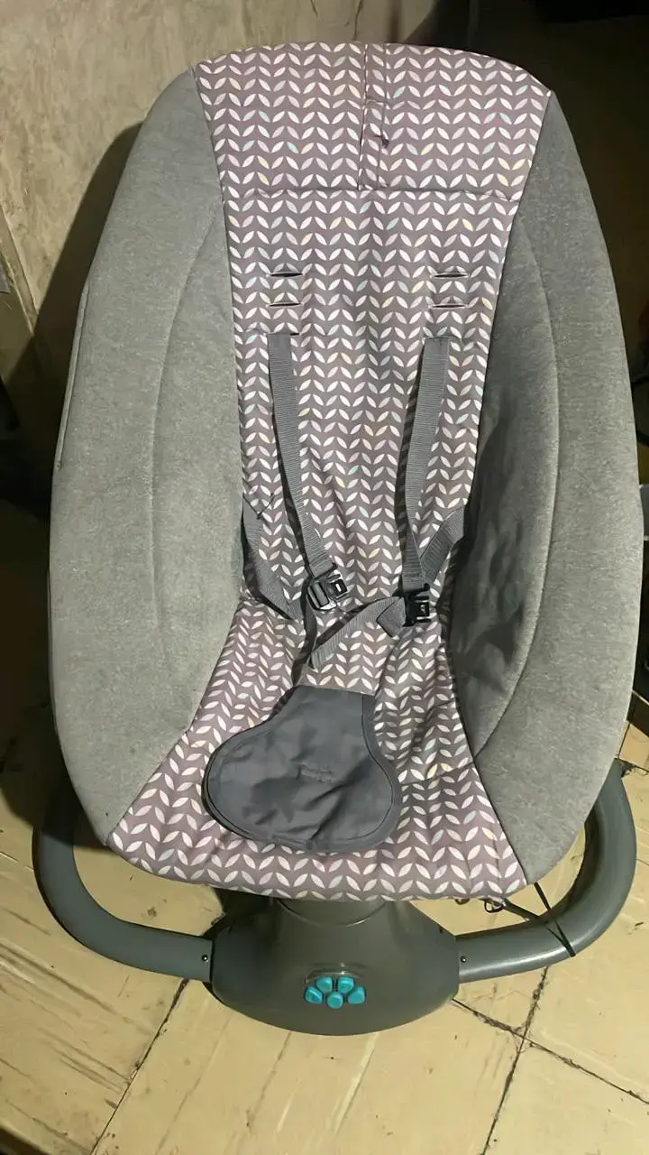 Silla mecedora para bebé con control de vibración - 2