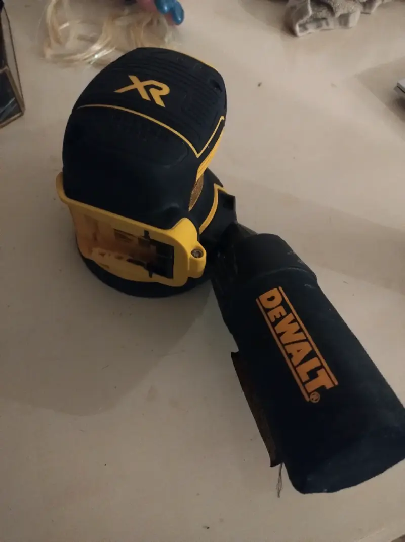 Lijadora Orbital Inalámbrica DeWalt XR Brushless - 4