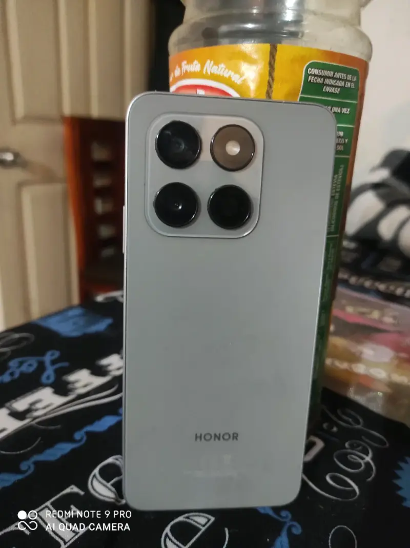 Smartphone Honor con cámara cuádruple - 2