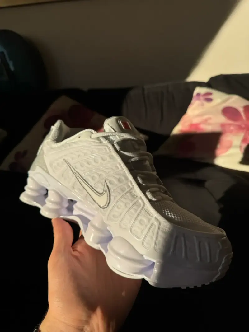 Nike Shox blancas Talla 8US/41 EUR