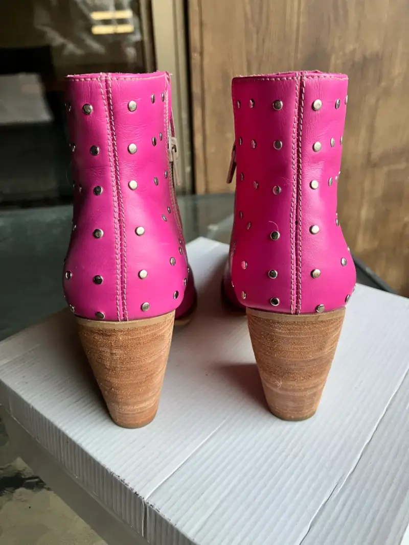Botines rosas de cuero con tachas - 2