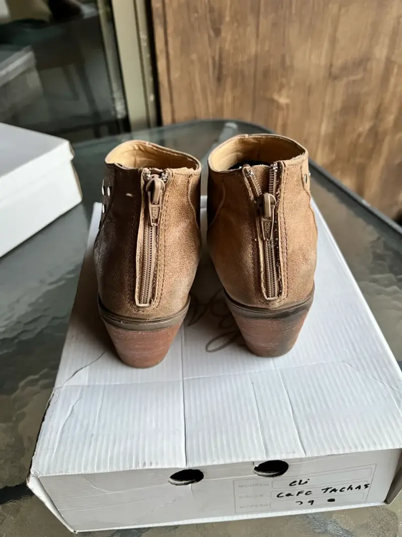 Botines de cuero marrón con tacón alto - 2