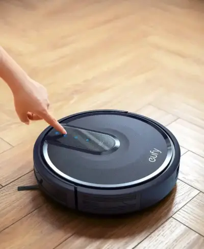 Robot aspirador Eufy con control remoto y accesorios - miniatura 2