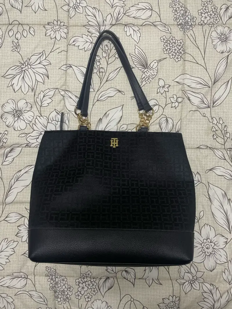 Cartera negro con dorado uso hombros - 1