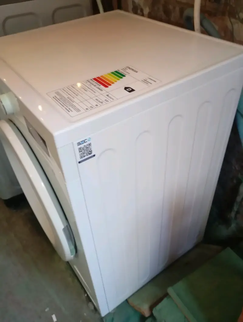 Lavadora LG 9kg carga frontal en buen estado - 2