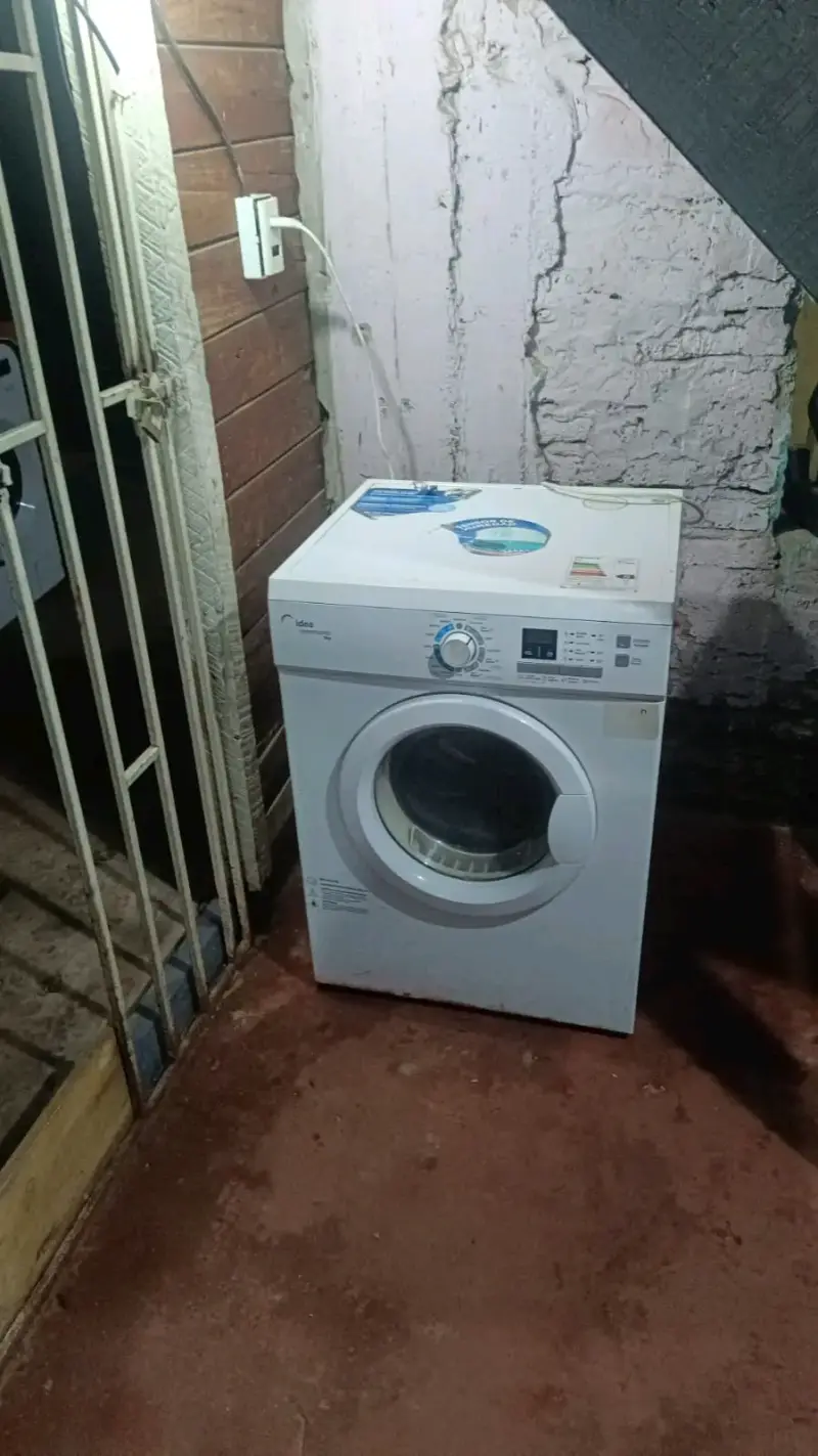 Lavadora LG 9kg carga frontal en buen estado - 5