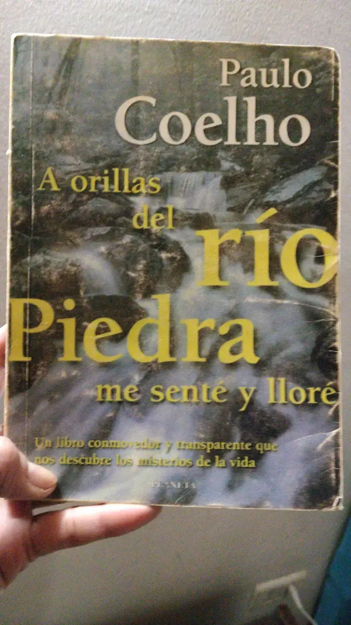 Libro 'A orillas del río Piedra me senté y lloré' de Paulo Coelho - 2