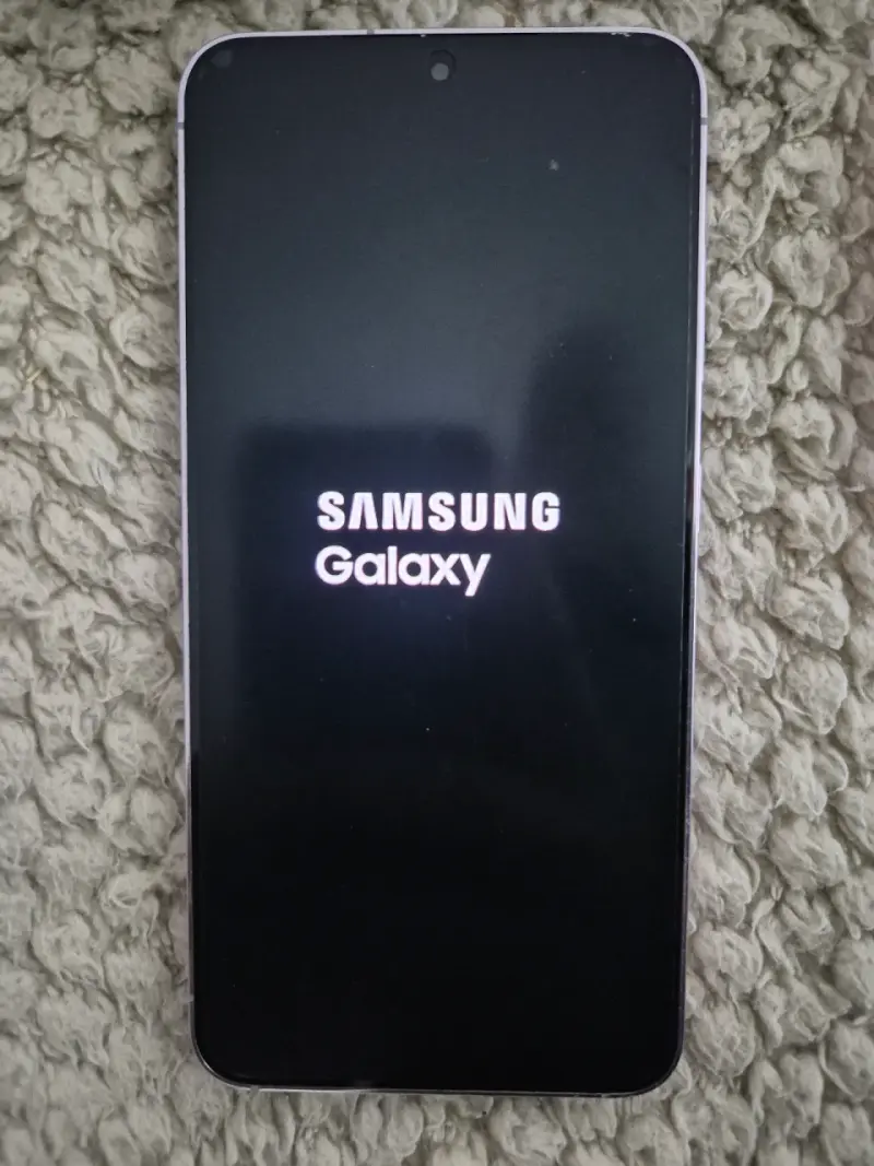 Samsung Galaxy S23 en excelente estado - 4