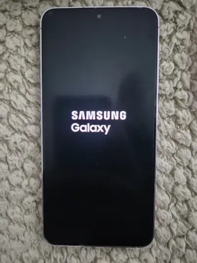 Samsung Galaxy S23 en excelente estado - miniatura 4