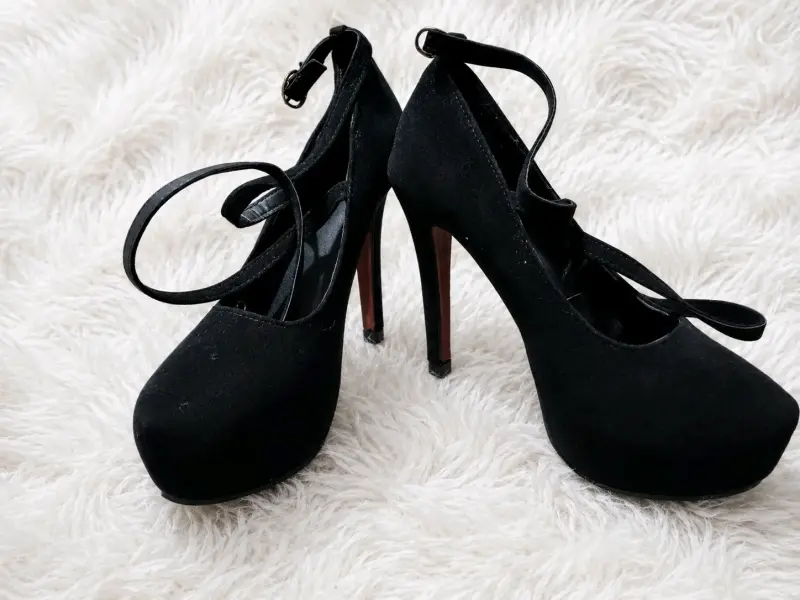 Zapatos de Tacón Alto Negros con Correa - 2