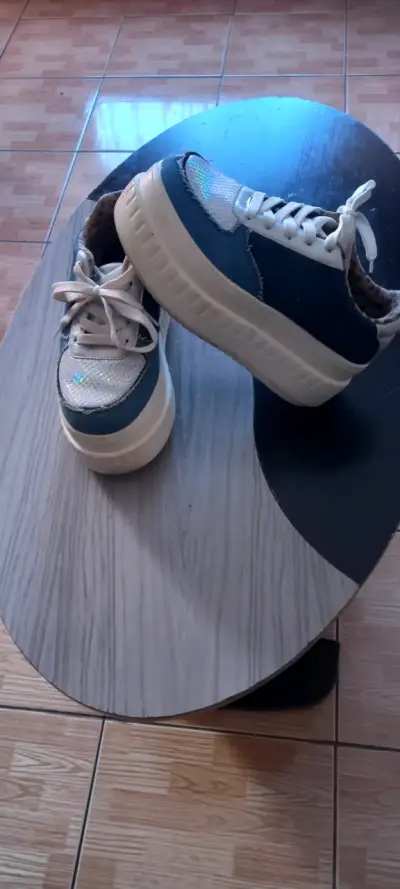 Zapatillas deportivas casuales azul y blanco - miniatura 1