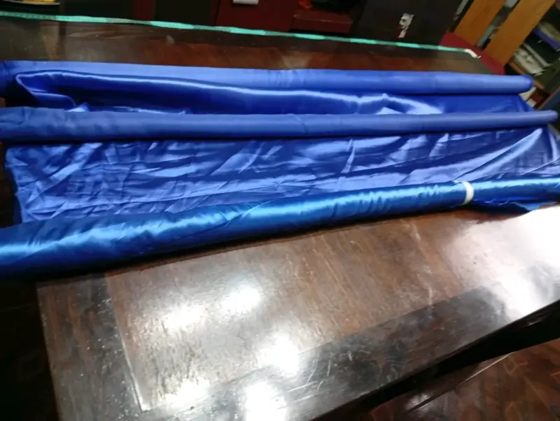 Saldo 3 rollos Tela azul de satén,1,50 cm de ancho - 4