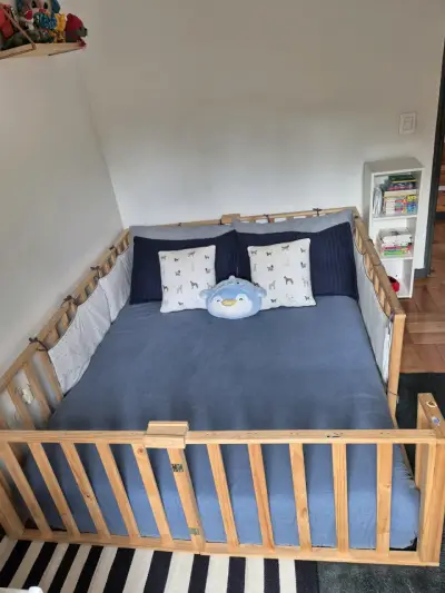 Cama transicion Montessori para niños.con corral - miniatura 1