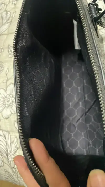 Cartera negra ALDO con diseño texturizado - miniatura 3
