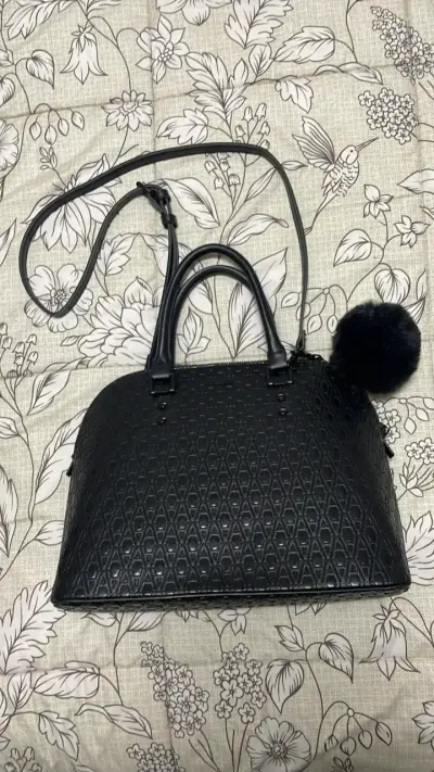 Cartera negra ALDO con diseño texturizado - miniatura 4