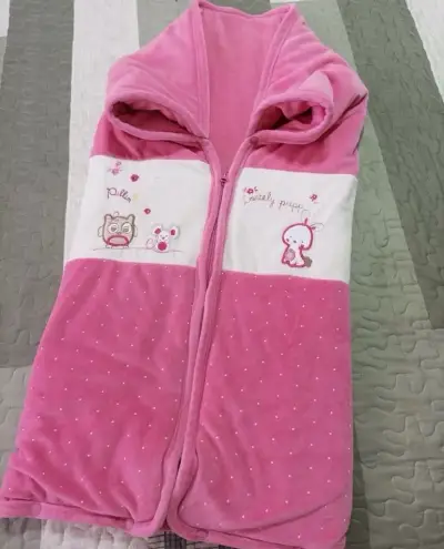 Saco de dormir para bebé rosa con capucha Pillin - miniatura 1