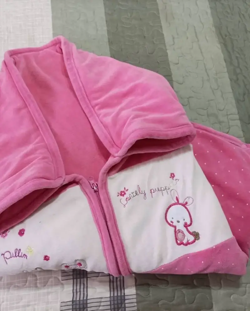 Saco de dormir para bebé rosa con capucha Pillin - 2