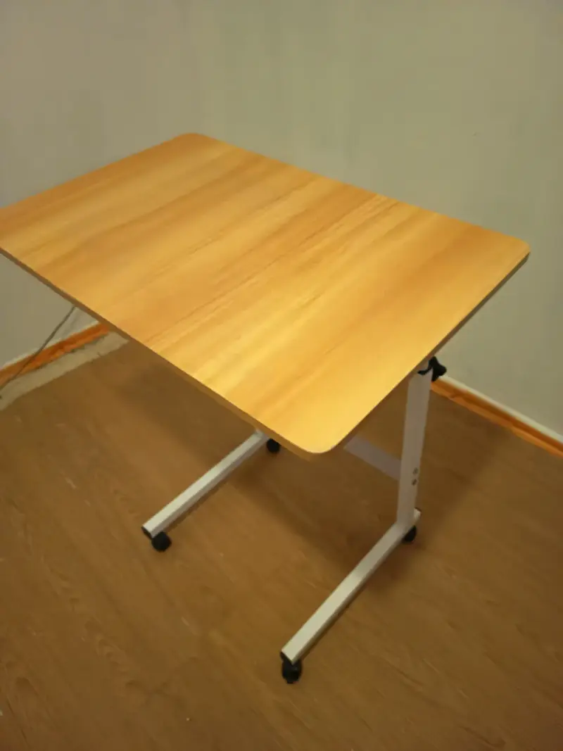Mesa auxiliar ajustable con ruedas - 2