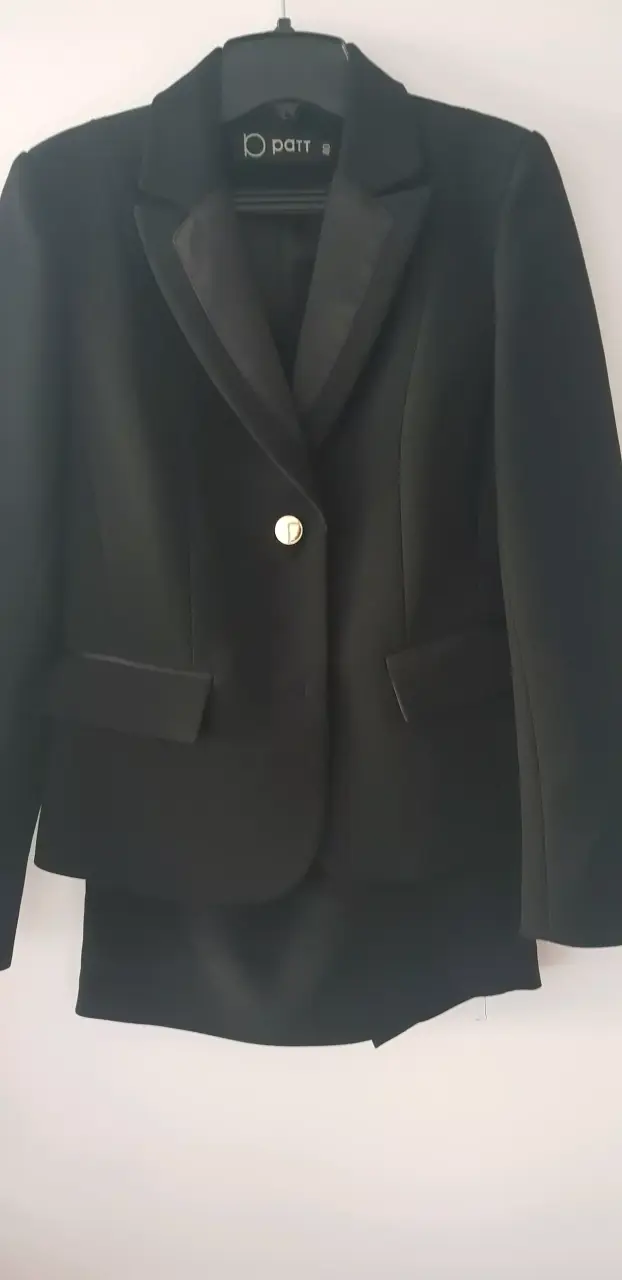 Blazer negro elegante para mujer marca Patt - 1