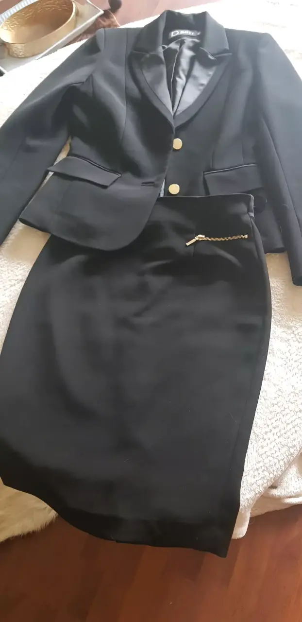 Blazer negro elegante para mujer marca Patt - 2